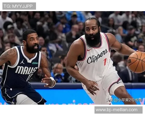 哈登成为本赛季第二位砍下三双的球员，火箭胜独行侠