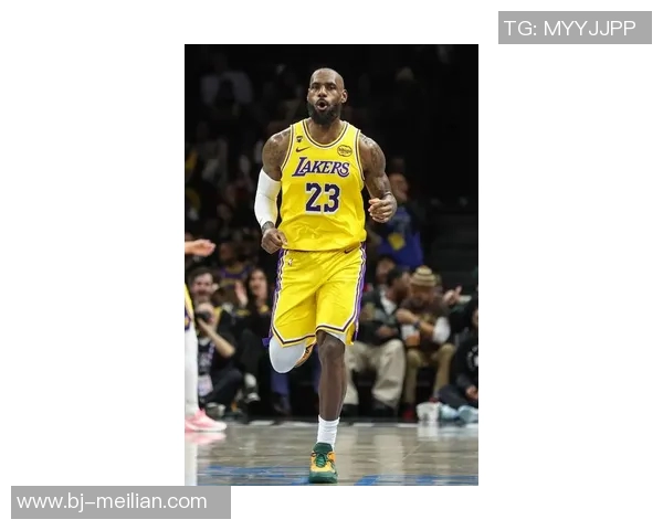 詹姆斯在湖人迎来新的挑战，他的表现将决定球队未来的命运